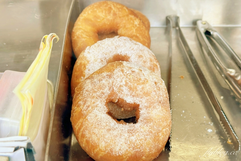 台中烏日｜小時候大餅烏日店．將近30種口味選擇，在地人從小吃到大 @飛天璇的口袋