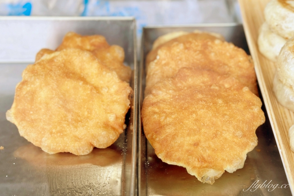 台中烏日｜小時候大餅烏日店．將近30種口味選擇，在地人從小吃到大 @飛天璇的口袋