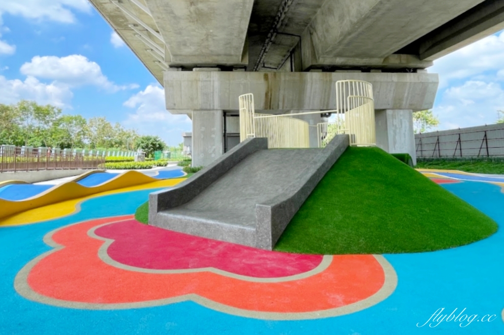 彰化田中｜田中滑步車公園．高鐵橋下新公園，沙坑遊戲區、土丘遊戲區、滑步車道區 @飛天璇的口袋