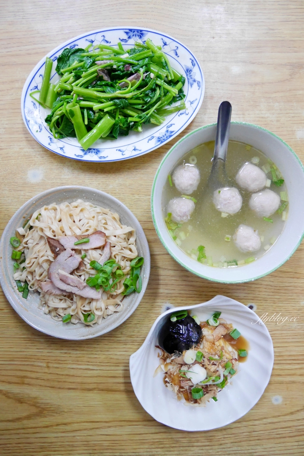 台中北屯｜興安路上外省麵．店家自製麵條，必點好吃滷味 @飛天璇的口袋