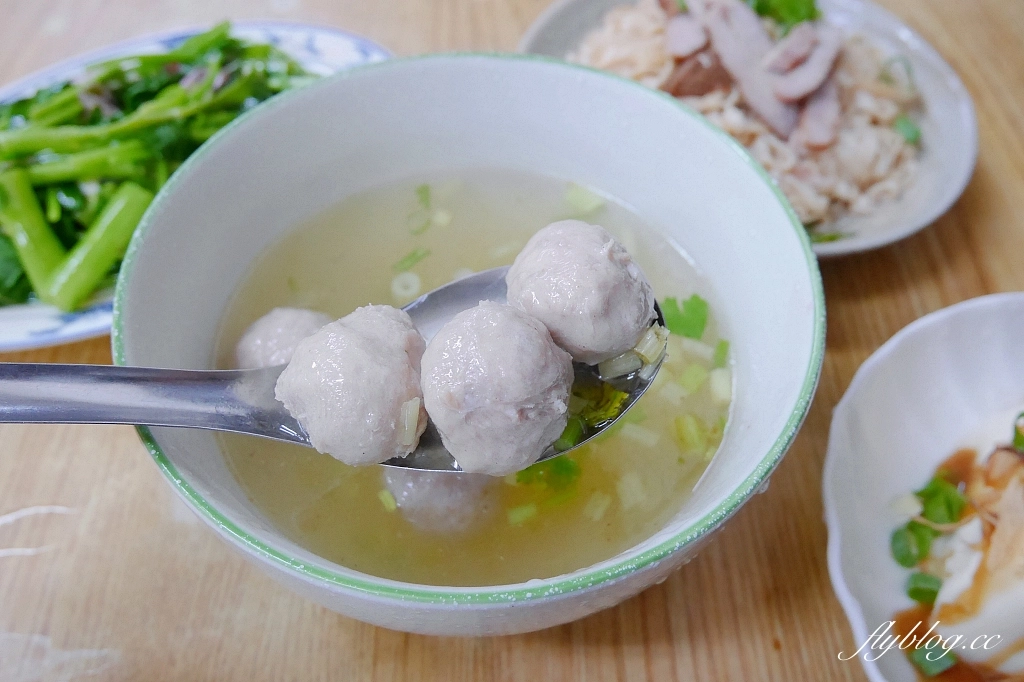 台中北屯｜興安路上外省麵．店家自製麵條，必點好吃滷味 @飛天璇的口袋