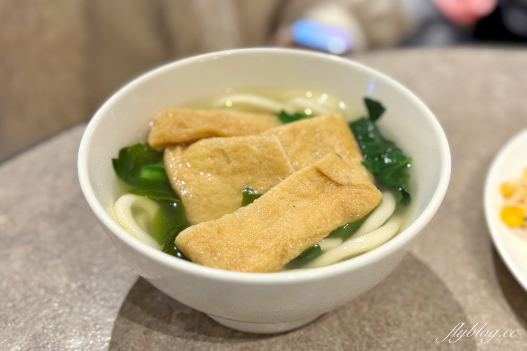 桃園機場｜環亞機場貴賓室．第2航廈離境大堂A區，餐點、環境、營業時間及收費方式 @飛天璇的口袋