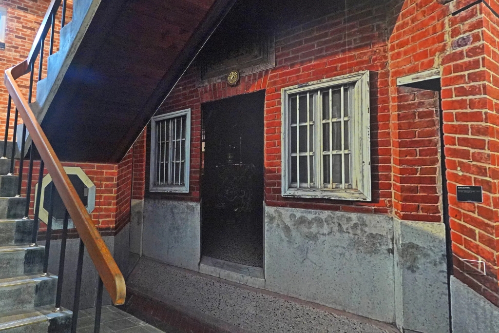 台南安平｜安平航海城．荒廢軍用倉庫舊建築改建，17世紀大航海時代文化意象 @飛天璇的口袋