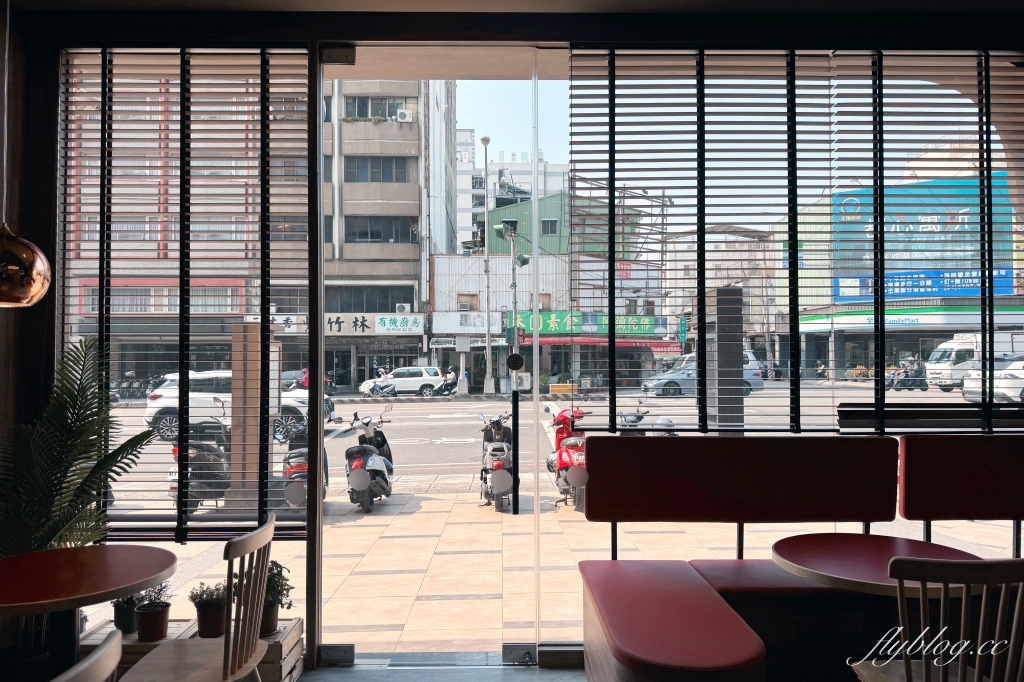 台中北區｜Solace Cafe．美式復古風早午餐咖啡館，台中毛小孩友善餐廳 @飛天璇的口袋