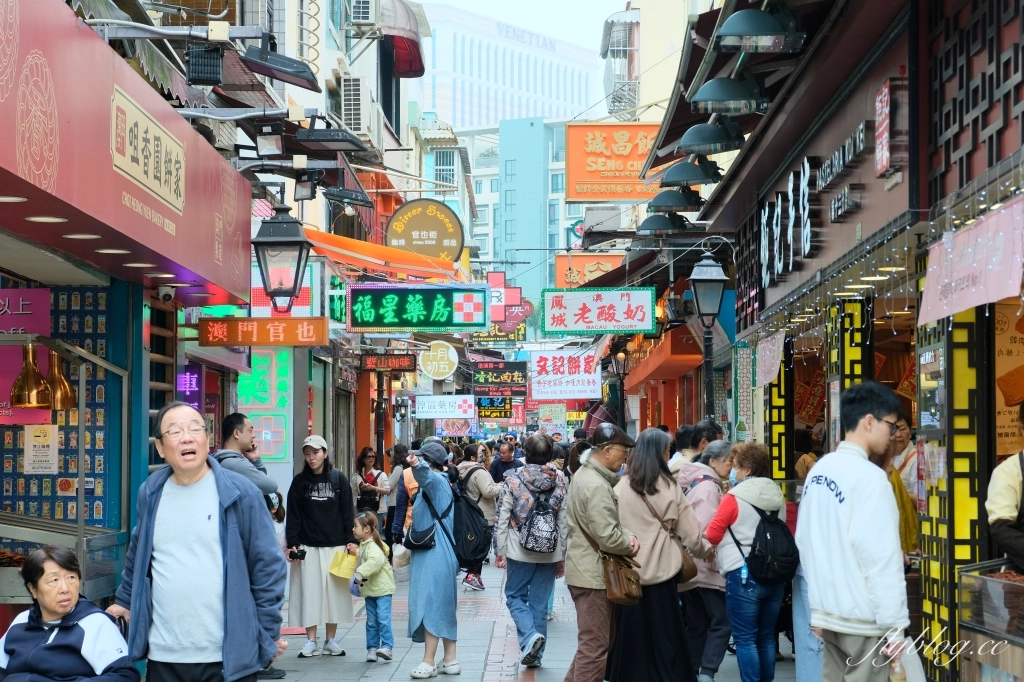 澳門氹仔｜官也街一日遊．大利來記豬扒飽．沙度娜木糠布甸．官也街．鉅記餅家．咀香園餅家．晃記餅家．好美味咖喱魚蛋．正斗咖喱大魚蛋 @飛天璇的口袋