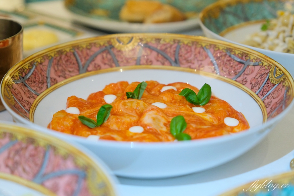 澳門路氹｜嘉樂酒吧．走進時尚大師Gianni Versace世界，品嚐凡賽斯酒店優雅下午茶 @飛天璇的口袋