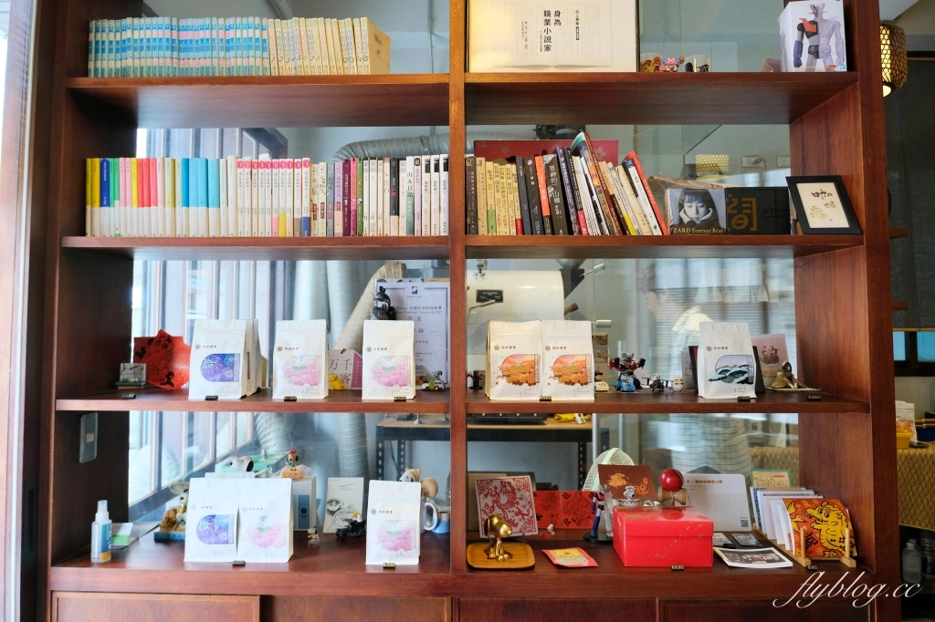台中西區｜西成珈琲工作室．充滿昭和風情咖啡館，營業到晚上10點 @飛天璇的口袋