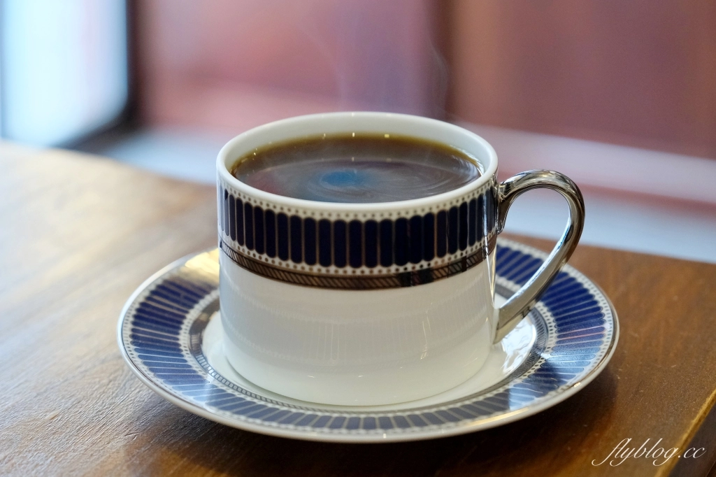 台中西區｜西成珈琲工作室．充滿昭和風情咖啡館，營業到晚上10點 @飛天璇的口袋