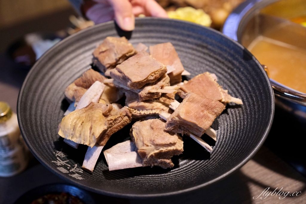 台中南屯｜耀武羊威羊肉爐吃到飽．599元起！6種湯頭７種羊肉，各種生鮮蔬菜冰淇淋無限吃 @飛天璇的口袋
