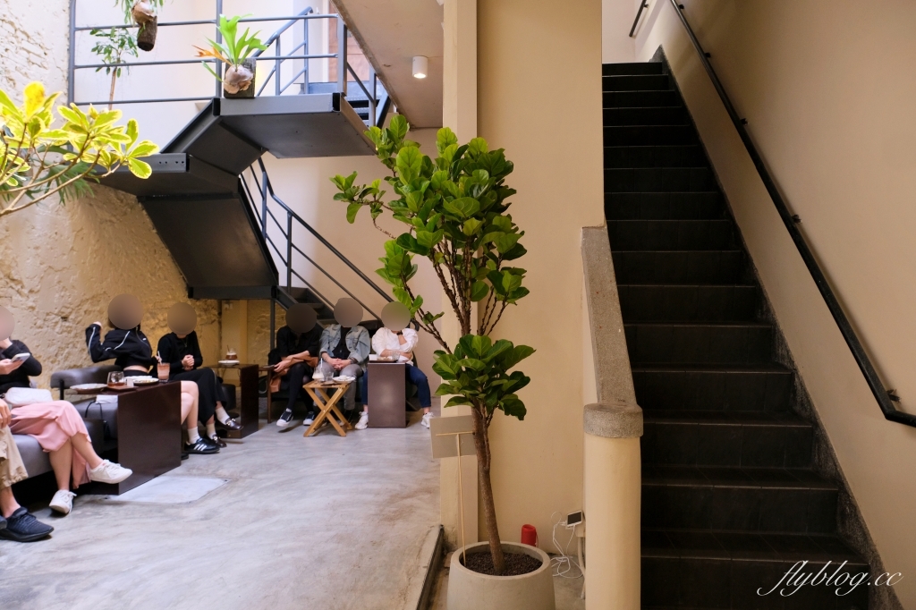台中中區｜Phase Coffee Roasters．中山路老宅新生命，兼具實力與美麗的咖啡館 @飛天璇的口袋