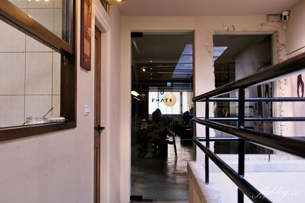 台中中區｜Phase Coffee Roasters．中山路老宅新生命，兼具實力與美麗的咖啡館 @飛天璇的口袋