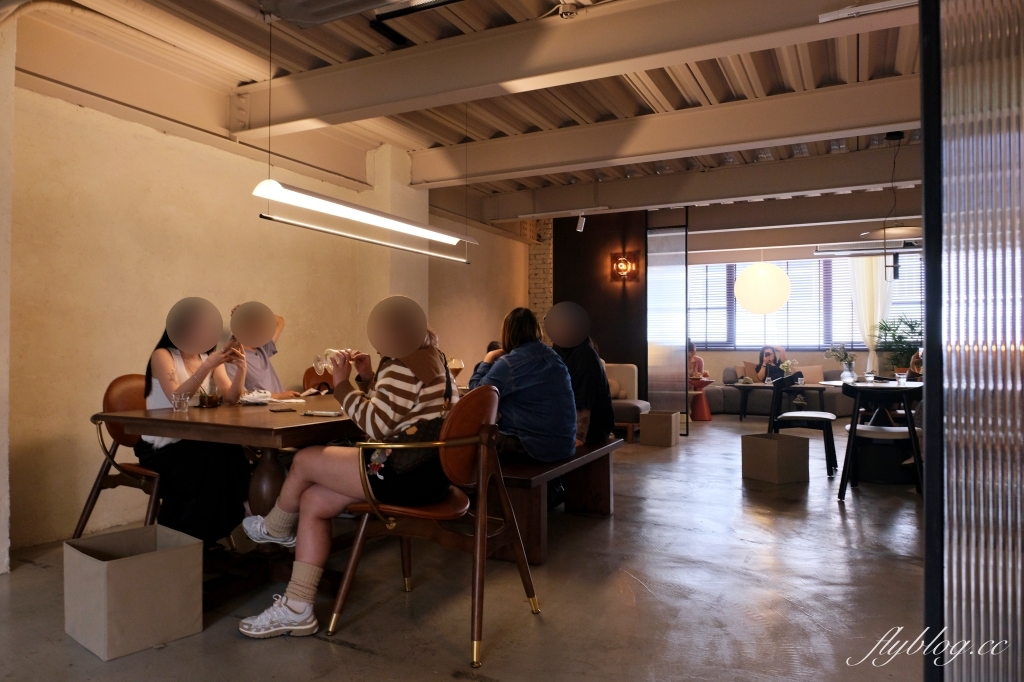 台中中區｜Phase Coffee Roasters．中山路老宅新生命，兼具實力與美麗的咖啡館 @飛天璇的口袋