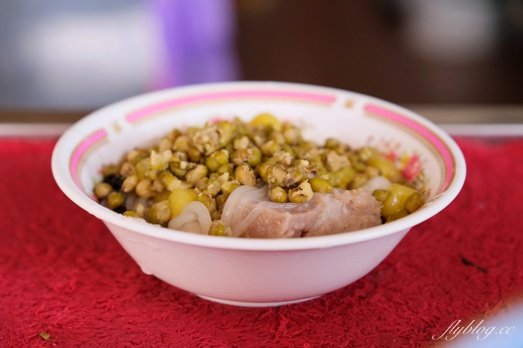 嘉義東區｜正老牌北興榕樹下冰．一碗45元6種配料，古早味阿婆粉條冰 @飛天璇的口袋