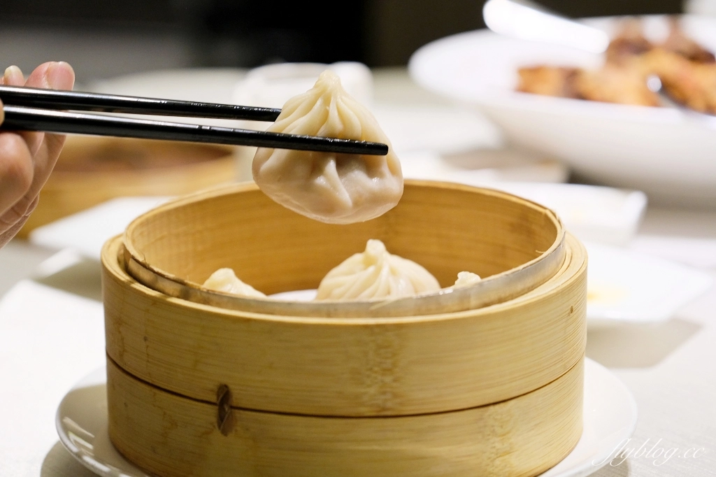 台中南屯｜金悅軒．一整隻烤乳豬好威，台中米其林推介 @飛天璇的口袋