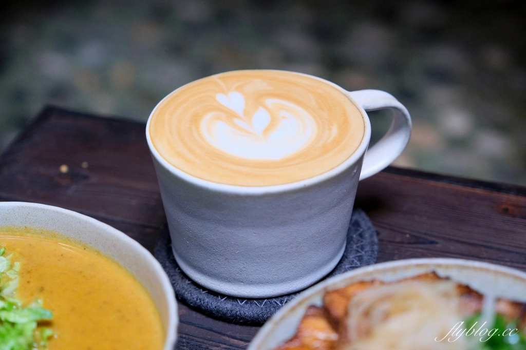 台南中西｜窟仔kula．台南巷弄裡的老宅咖啡館，必點經典台式料理 @飛天璇的口袋