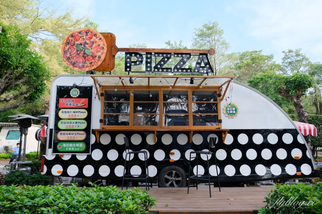 嘉義中埔｜詩情花園渡假村．阿里山下的露營車體驗，晚上還有煙火、放天燈和魔術秀 @飛天璇的口袋