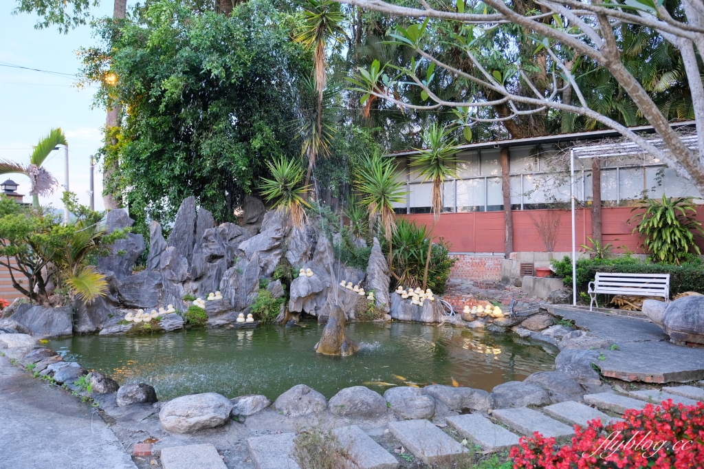 嘉義中埔｜詩情花園渡假村．阿里山下的露營車體驗，晚上還有煙火、放天燈和魔術秀 @飛天璇的口袋