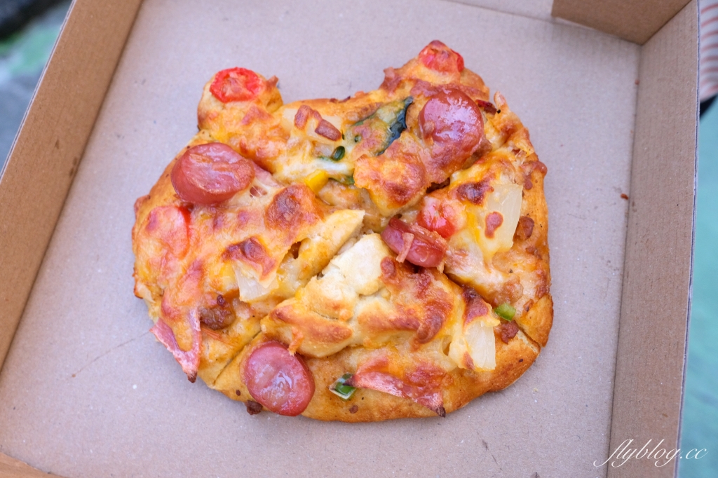 嘉義中埔｜詩情花園渡假村．阿里山下的露營車體驗，晚上還有煙火、放天燈和魔術秀 @飛天璇的口袋