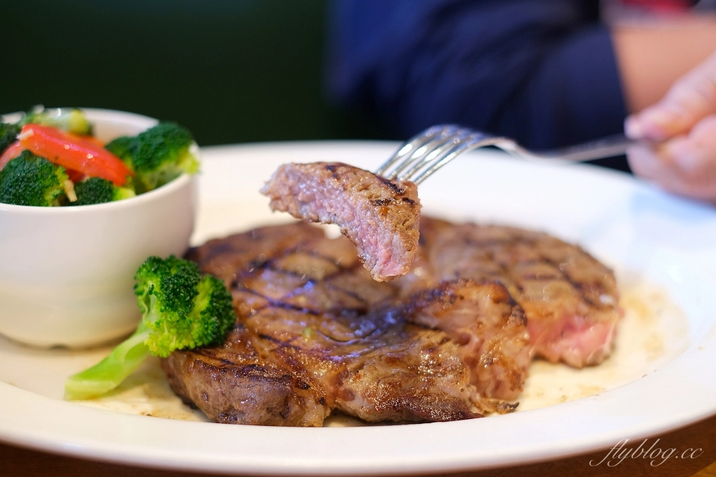 台中西屯｜德州鮮切牛排台中店．花生、麵包、飲料吃到飽，加入會員送生日禮 @飛天璇的口袋