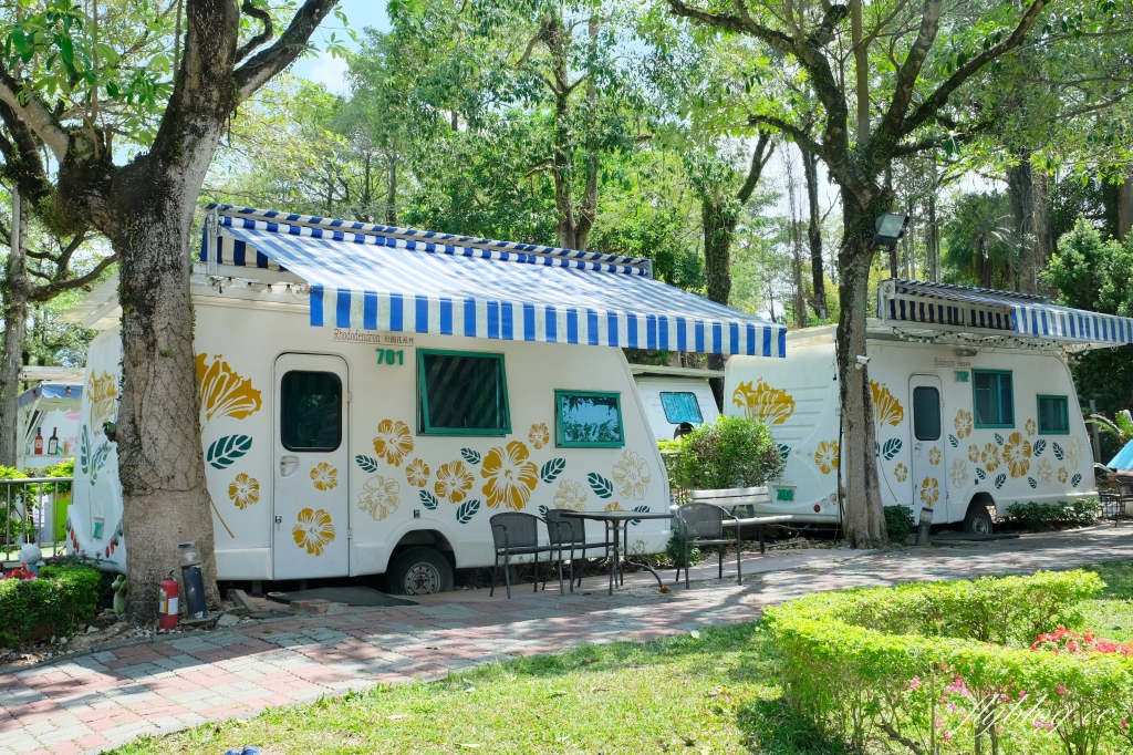 嘉義中埔｜詩情花園渡假村．阿里山下的露營車體驗，晚上還有煙火、放天燈和魔術秀 @飛天璇的口袋