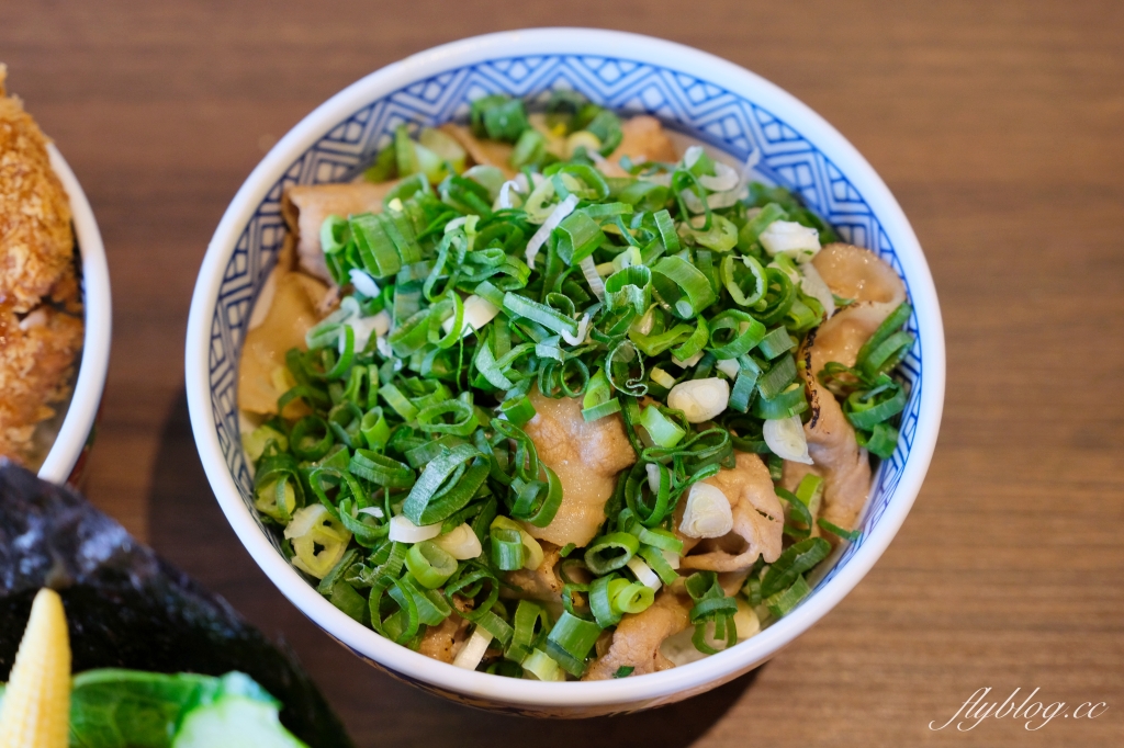 南投草屯｜宮本武丼．大份量直火燒肉丼，湯品、飲料、冰淇淋無限供應 @飛天璇的口袋