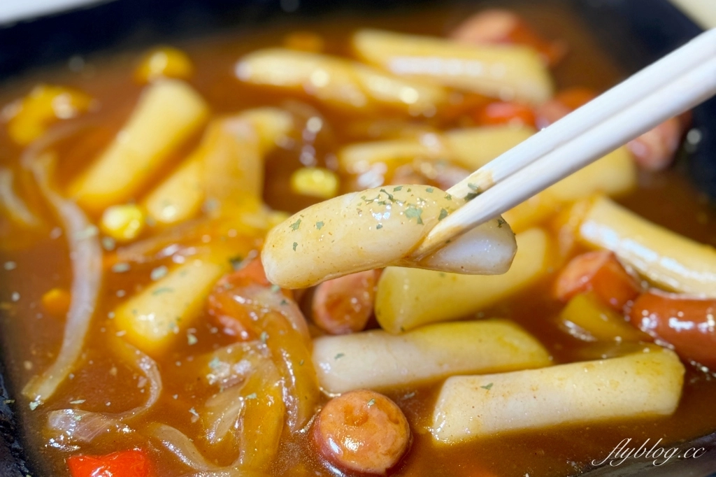 台中西屯｜Black韓noodle．韓國老闆開的韓式餐廳，韓國Youtuber推薦逢甲美食 @飛天璇的口袋