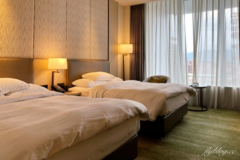 台北南港｜台北六福萬怡酒店．南港車站出站就到，樓下是CityLink購物商場 @飛天璇的口袋
