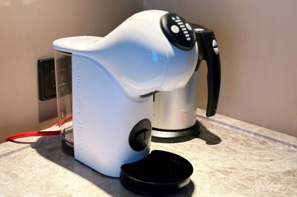 台北南港｜台北六福萬怡酒店．南港車站出站就到，樓下是CityLink購物商場 @飛天璇的口袋