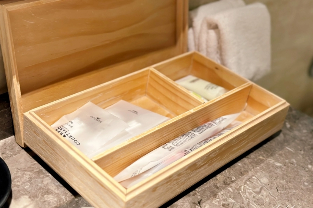 台北南港｜台北六福萬怡酒店．南港車站出站就到，樓下是CityLink購物商場 @飛天璇的口袋