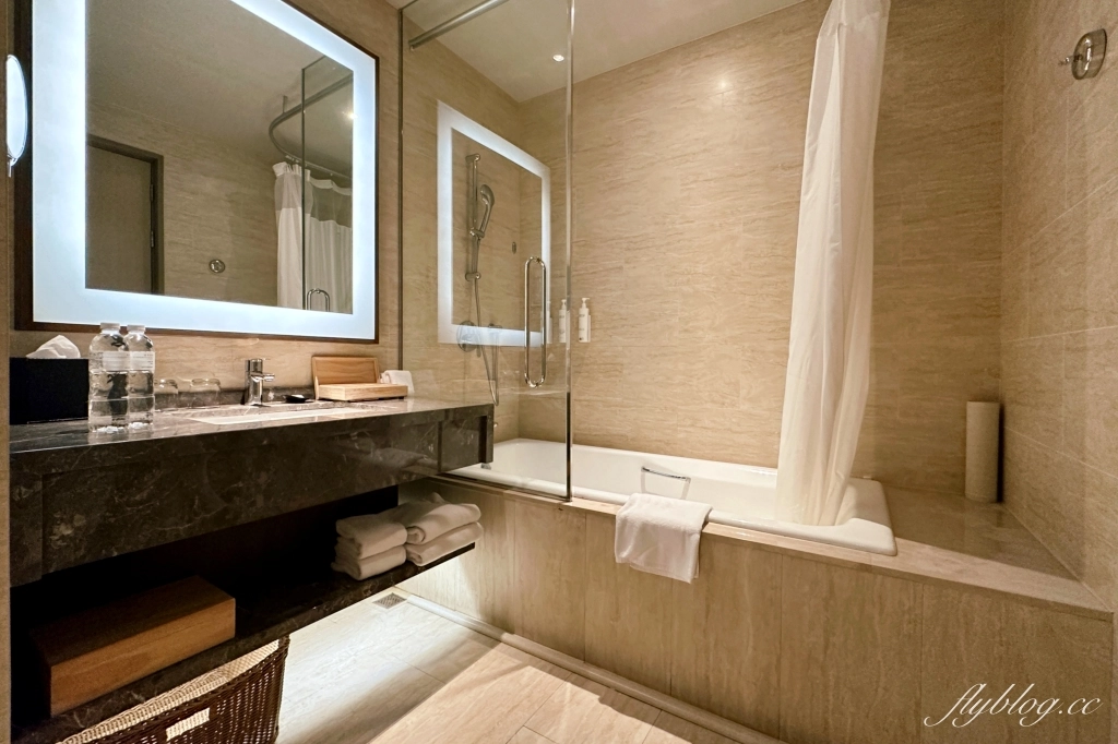 台北南港｜台北六福萬怡酒店．南港車站出站就到，樓下是CityLink購物商場 @飛天璇的口袋