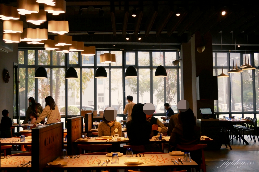 台中南屯｜皮諾可可 PINOCOCO．星野集團義式餐廳，坐落於公益路商圈唯美建築 @飛天璇的口袋