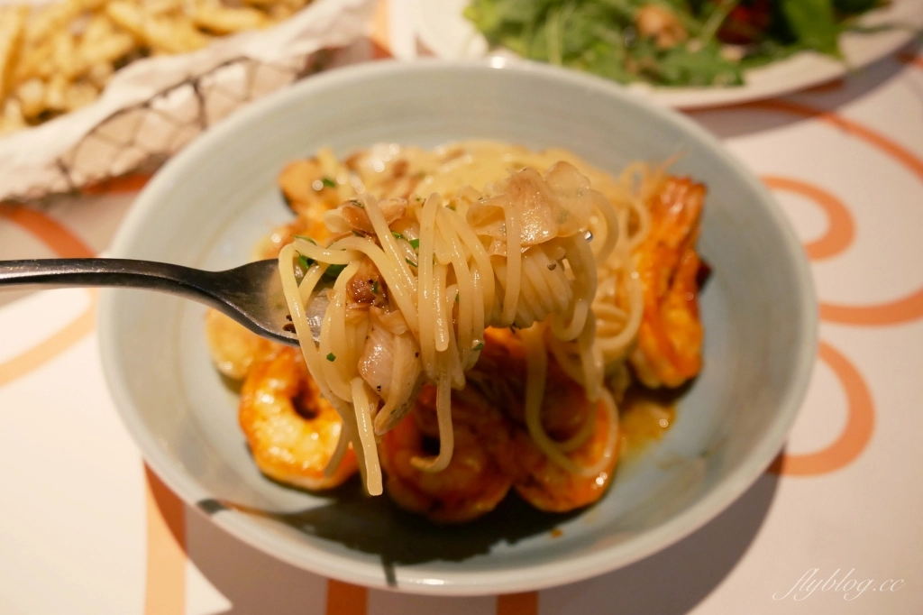 台中南屯｜皮諾可可 PINOCOCO．星野集團義式餐廳，坐落於公益路商圈唯美建築 @飛天璇的口袋