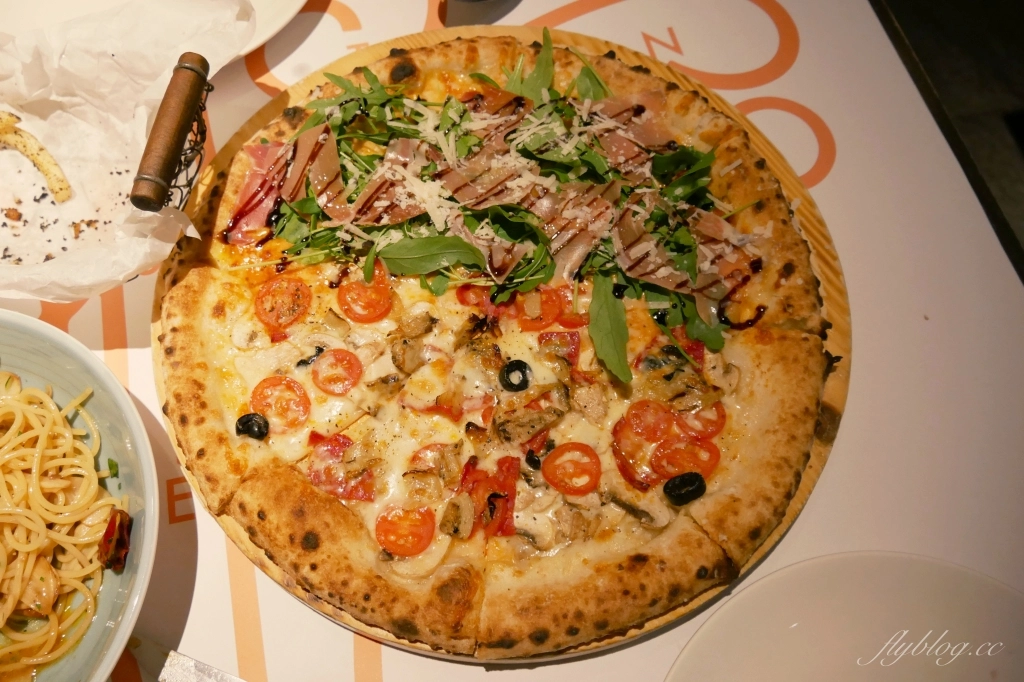 台中南屯｜皮諾可可 PINOCOCO．星野集團義式餐廳，坐落於公益路商圈唯美建築 @飛天璇的口袋