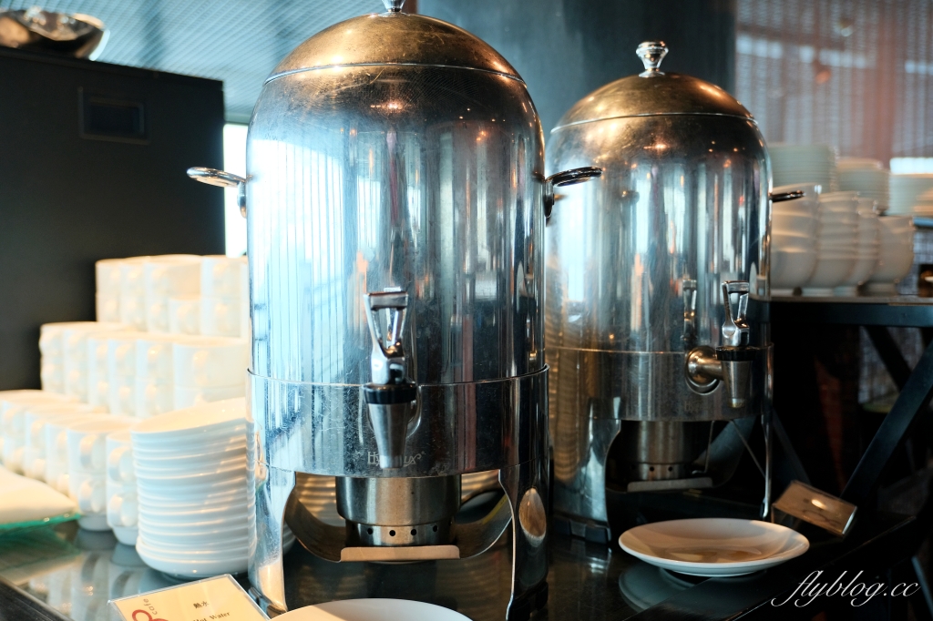 澳門旅遊｜澳門旅遊塔．360度旋轉百匯午餐，60樓吃到飽欣賞澳門美景 @飛天璇的口袋