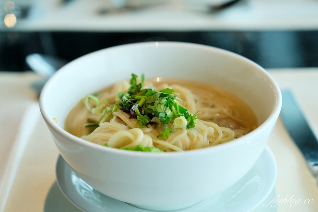 澳門旅遊｜澳門旅遊塔．360度旋轉百匯午餐，60樓吃到飽欣賞澳門美景 @飛天璇的口袋