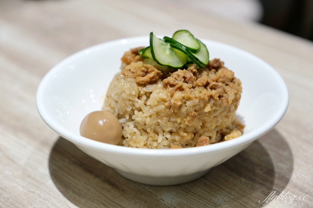 金門金城｜雨川食堂．吃得到高梁肉燥飯和一條根雞湯，將金門戰地滋味重新演繹 @飛天璇的口袋