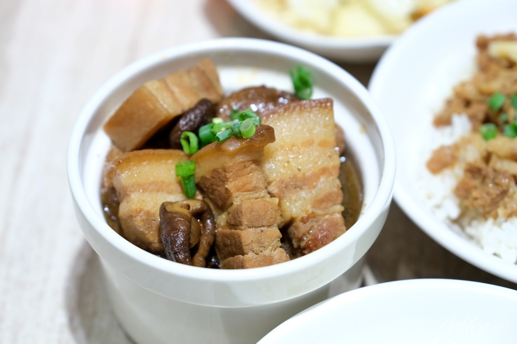 金門金城｜雨川食堂．吃得到高梁肉燥飯和一條根雞湯，將金門戰地滋味重新演繹 @飛天璇的口袋