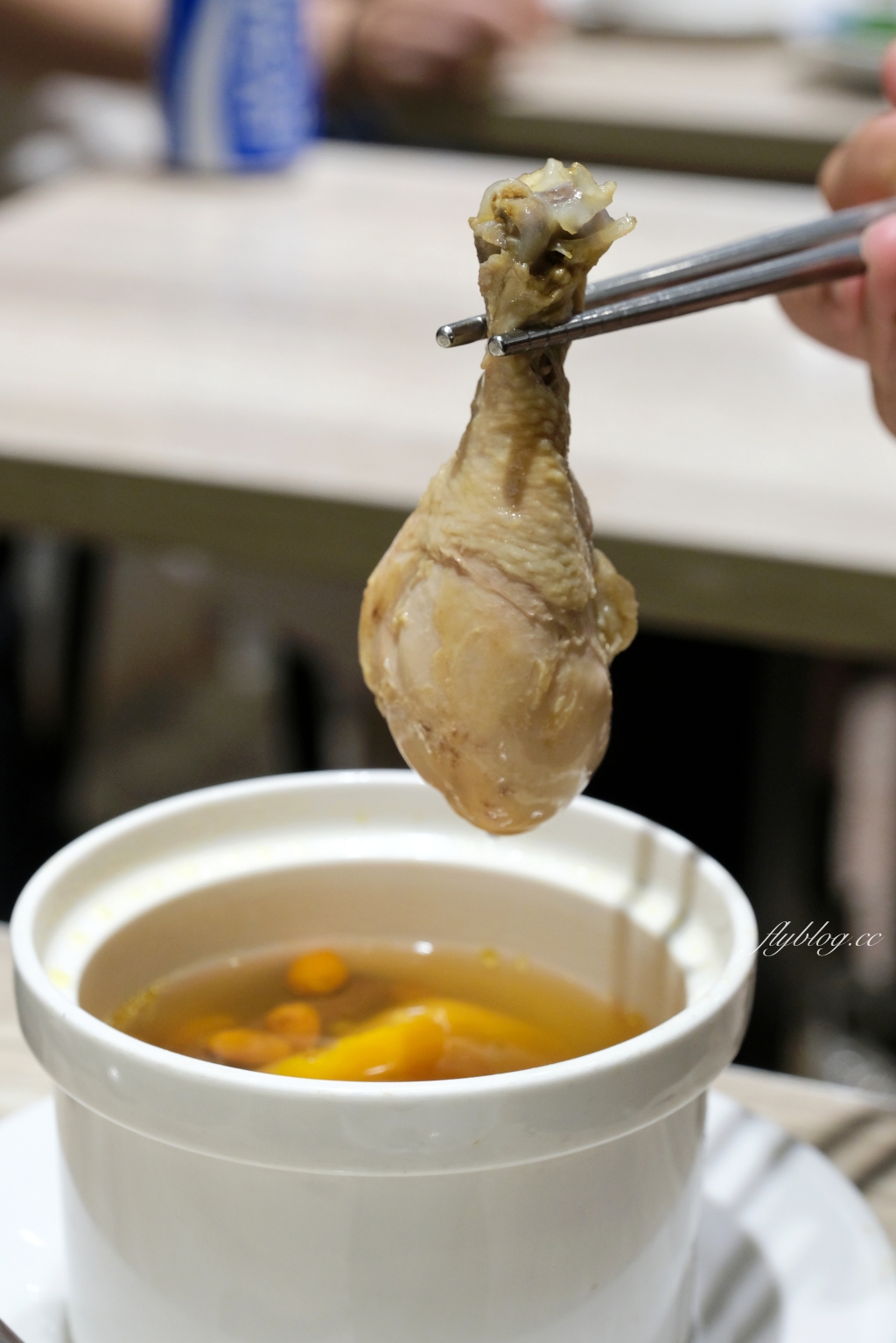 金門金城｜雨川食堂．吃得到高梁肉燥飯和一條根雞湯，將金門戰地滋味重新演繹 @飛天璇的口袋