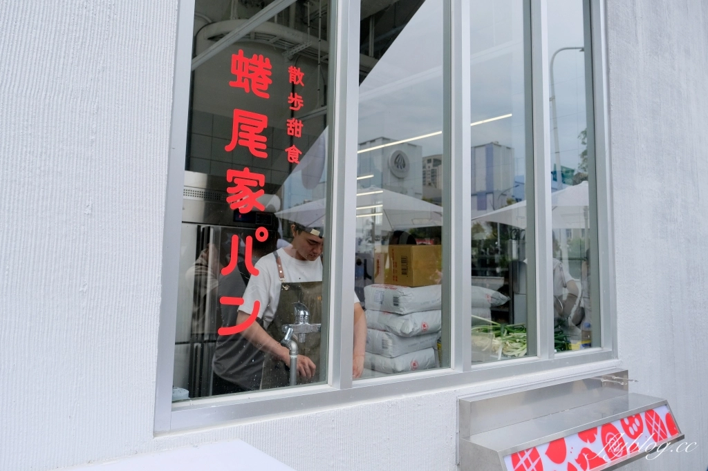 台中南屯｜蜷尾家胖 台中店．台南人氣冰品進駐UR LIVING，必買好吃的台式麵包 @飛天璇的口袋