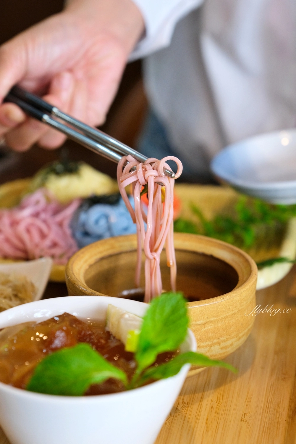 苗栗三義｜卓也書園子．假日限定！以藍染為意象的咖啡館，品嚐甜點下午茶 @飛天璇的口袋