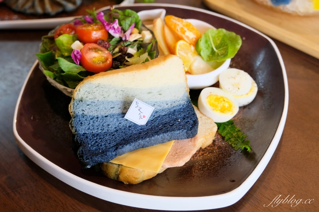 苗栗三義｜卓也書園子．假日限定！以藍染為意象的咖啡館，品嚐甜點下午茶 @飛天璇的口袋