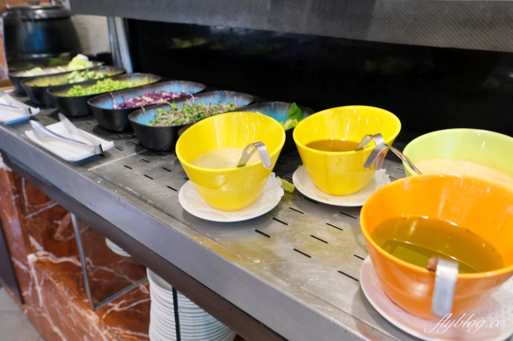 台中西屯｜長榮桂冠酒店．下午茶百匯吃到飽，用餐空間舒適明亮 @飛天璇的口袋