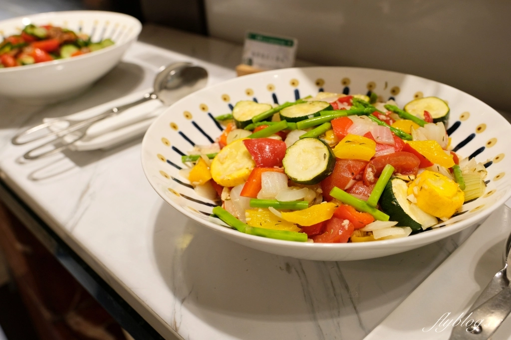 台中西屯｜長榮桂冠酒店．下午茶百匯吃到飽，用餐空間舒適明亮 @飛天璇的口袋