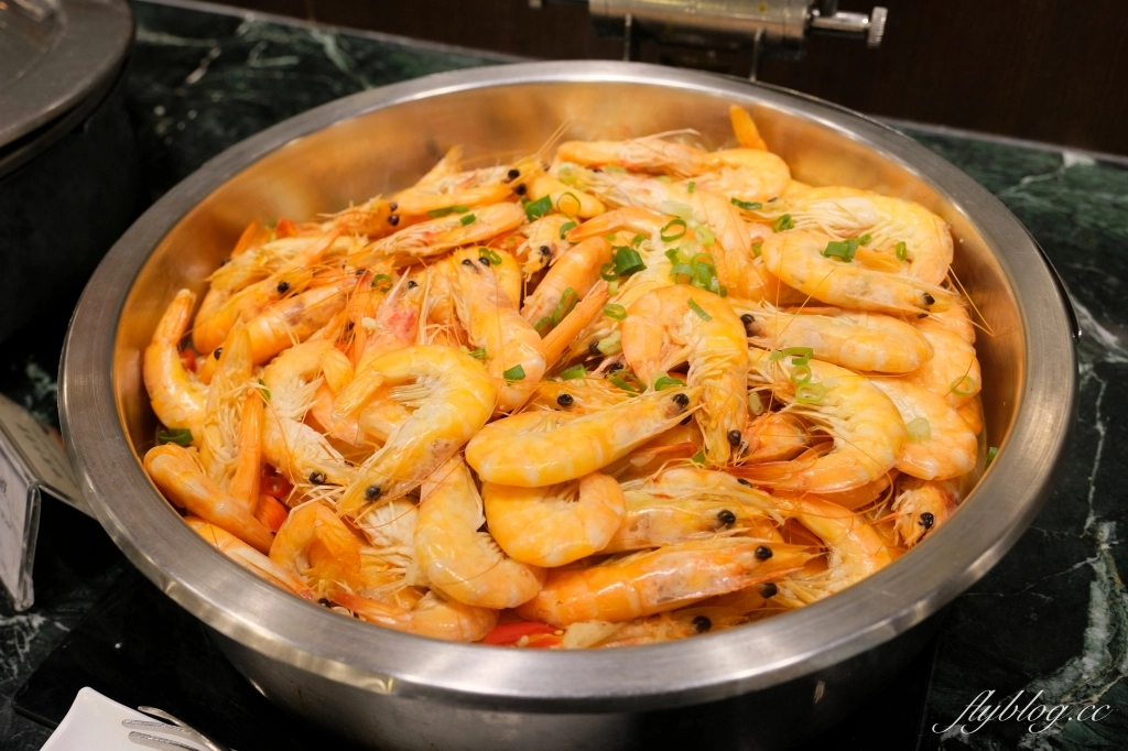 台中西屯｜長榮桂冠酒店．下午茶百匯吃到飽，用餐空間舒適明亮 @飛天璇的口袋