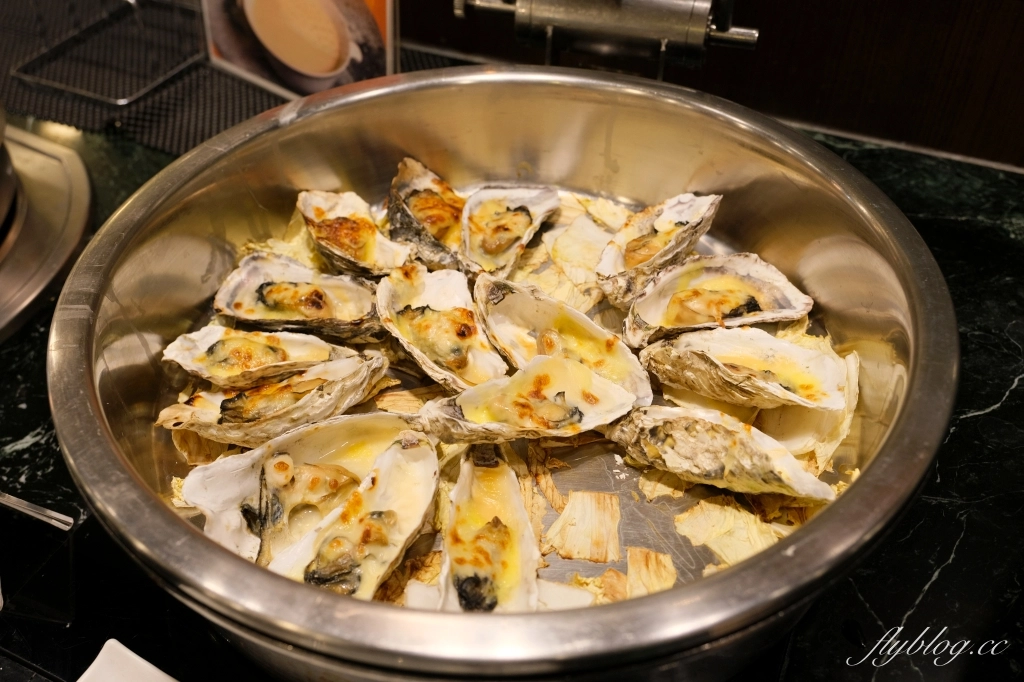 台中西屯｜長榮桂冠酒店．下午茶百匯吃到飽，用餐空間舒適明亮 @飛天璇的口袋