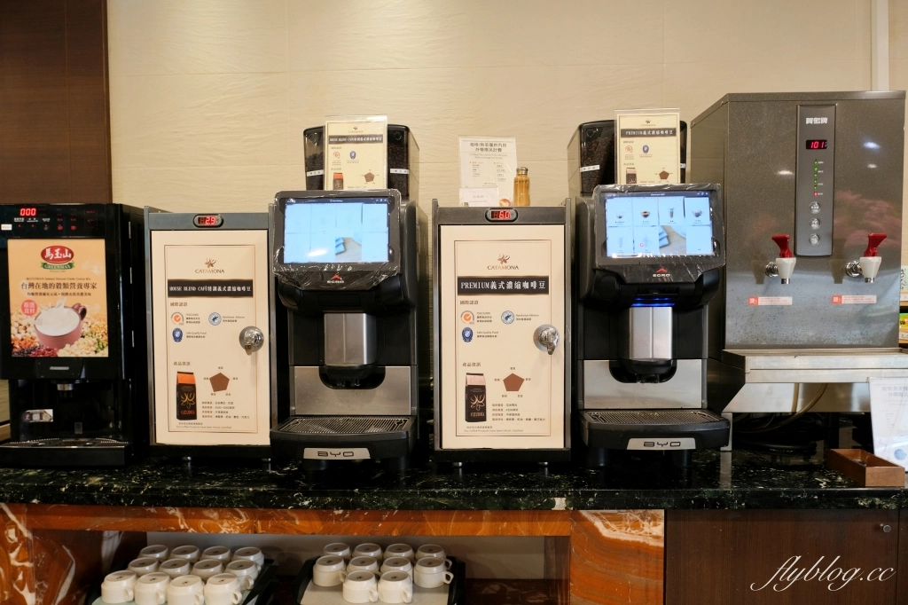 台中西屯｜長榮桂冠酒店．下午茶百匯吃到飽，用餐空間舒適明亮 @飛天璇的口袋