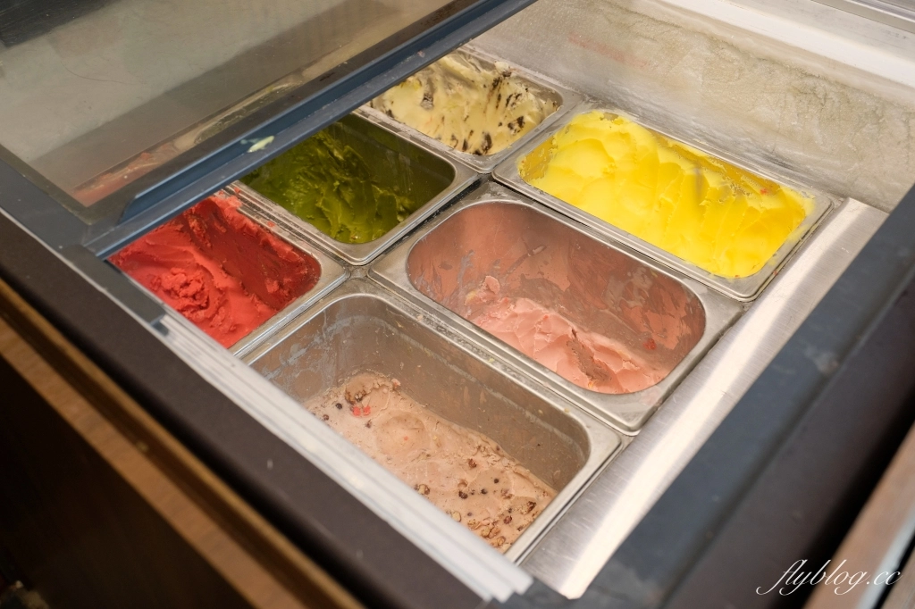 台中西屯｜長榮桂冠酒店．下午茶百匯吃到飽，用餐空間舒適明亮 @飛天璇的口袋