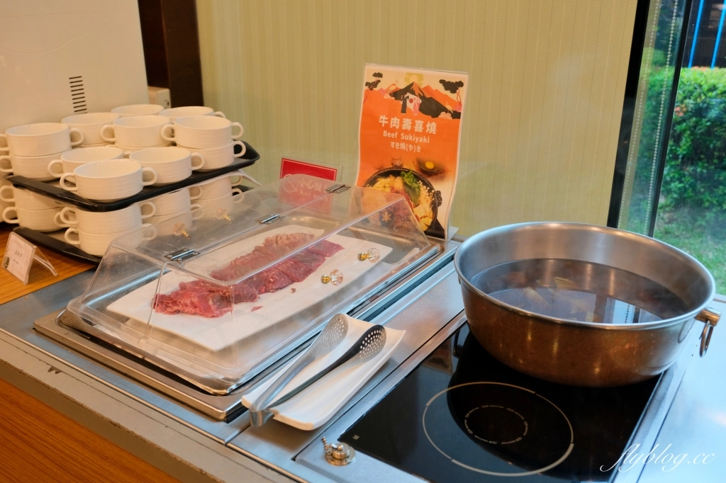 台中西屯｜長榮桂冠酒店．下午茶百匯吃到飽，用餐空間舒適明亮 @飛天璇的口袋