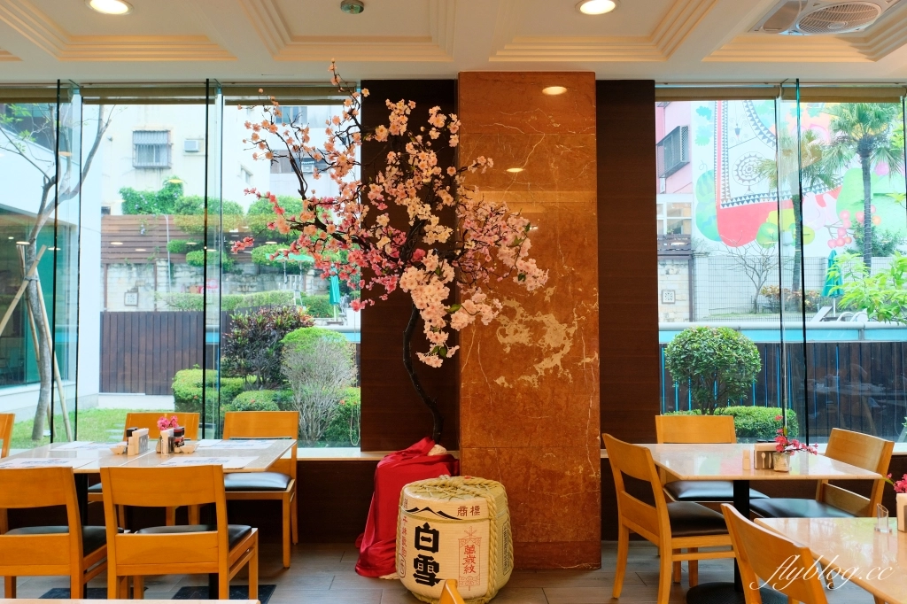 台中西屯｜長榮桂冠酒店．下午茶百匯吃到飽，用餐空間舒適明亮 @飛天璇的口袋