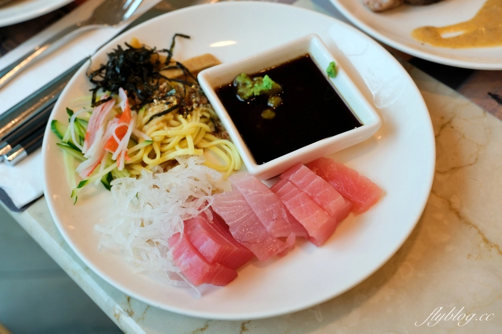 台中西屯｜長榮桂冠酒店．下午茶百匯吃到飽，用餐空間舒適明亮 @飛天璇的口袋